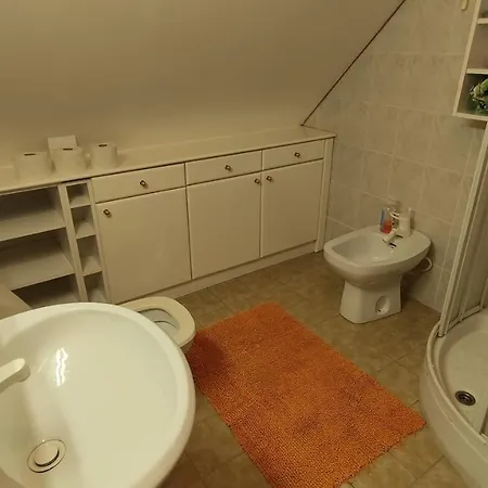Pri Lipet Ziri